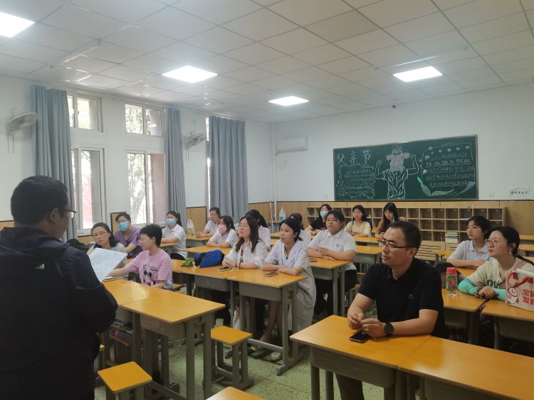 西安市卫生学校顺利举办2023年教育部“1+X” 职业技能等级考试及人社局养老护理员等级考试(图2)