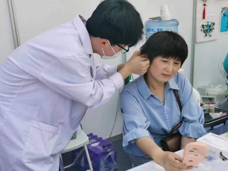 一技在手 一生无忧|西安市卫生学校参加陕西省2024年职业教育活动周启动仪式暨西安市职教成果展(图3)