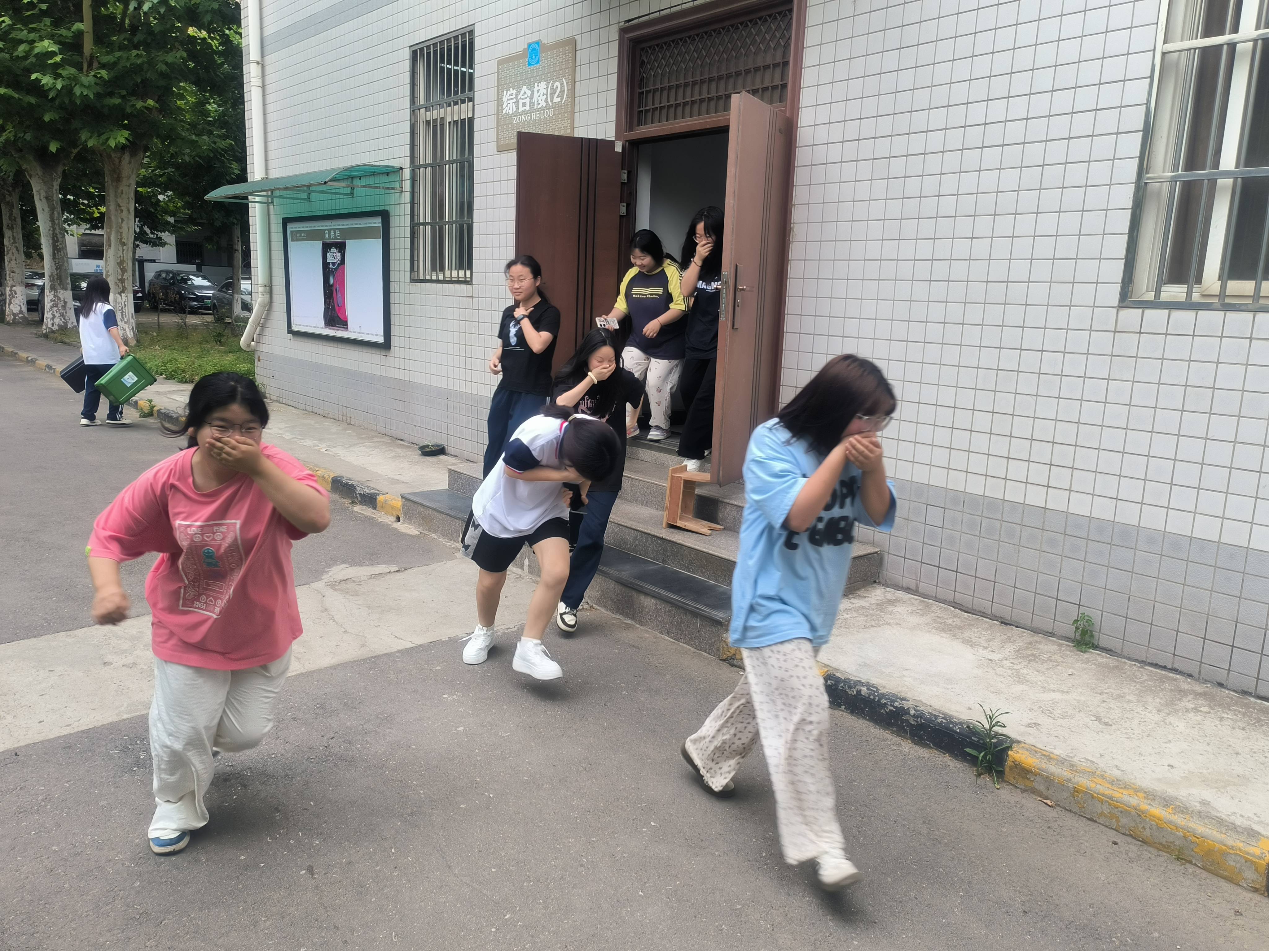 我校开展安全生产月宣传活动(图4)