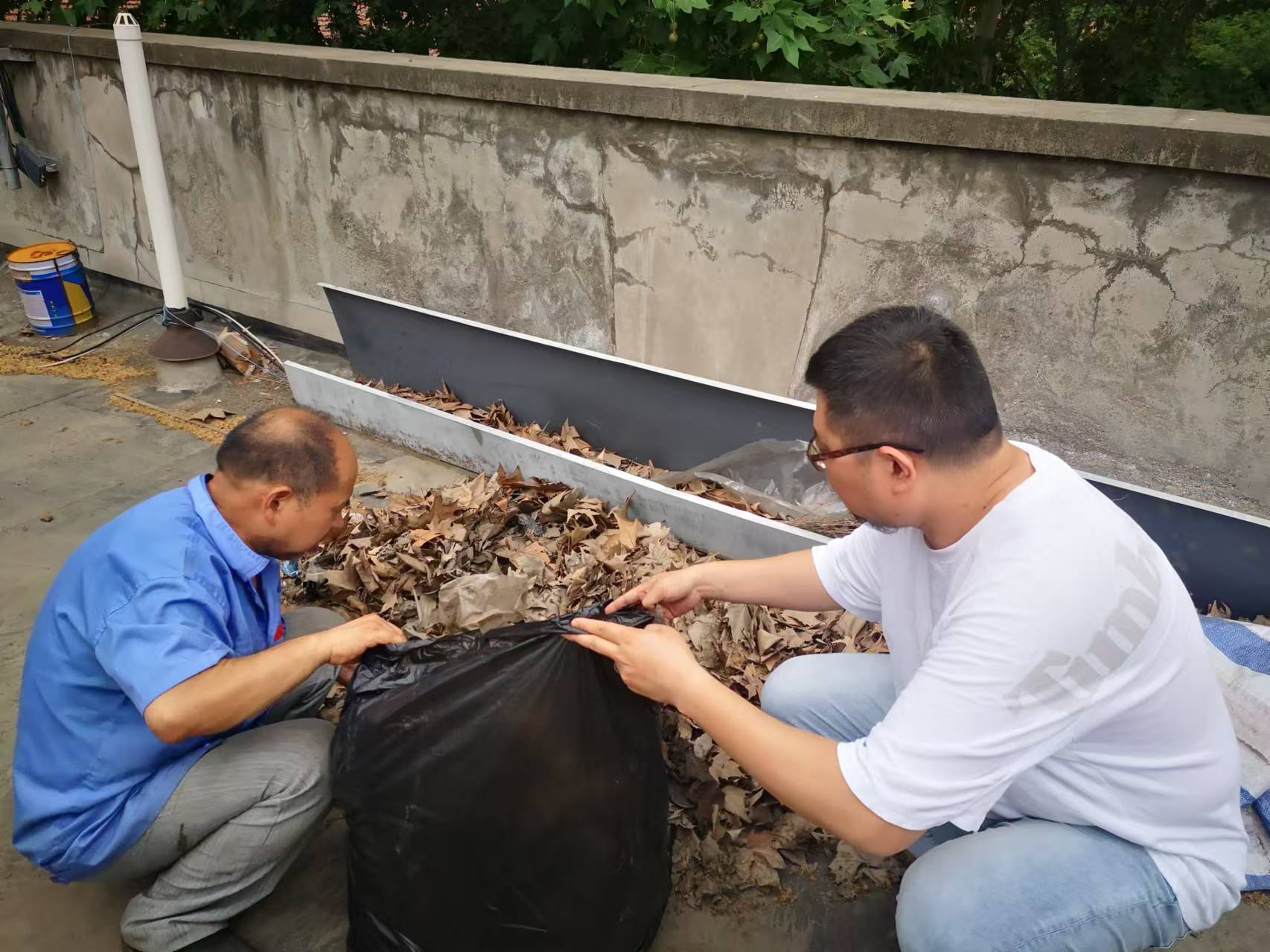行政第二党支部打造“用心服务  精益求精”党建品牌名片——西安市卫生学校党支部品牌建设评比活动(图3)