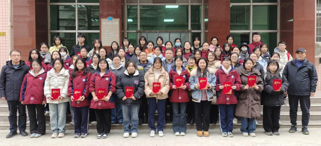 西安市卫生学校举办解剖学绘图比赛——解剖之美：画皮画骨亦画心(图5)